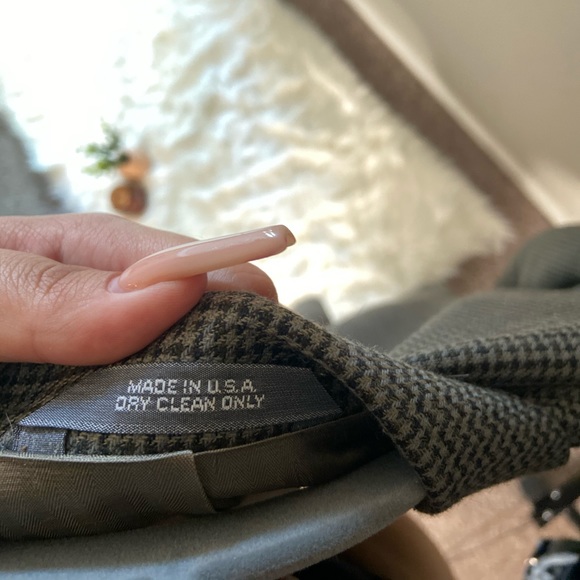 Blazer - Picture 4 of 5